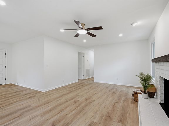 5th image of 1025 Woodmont Dr