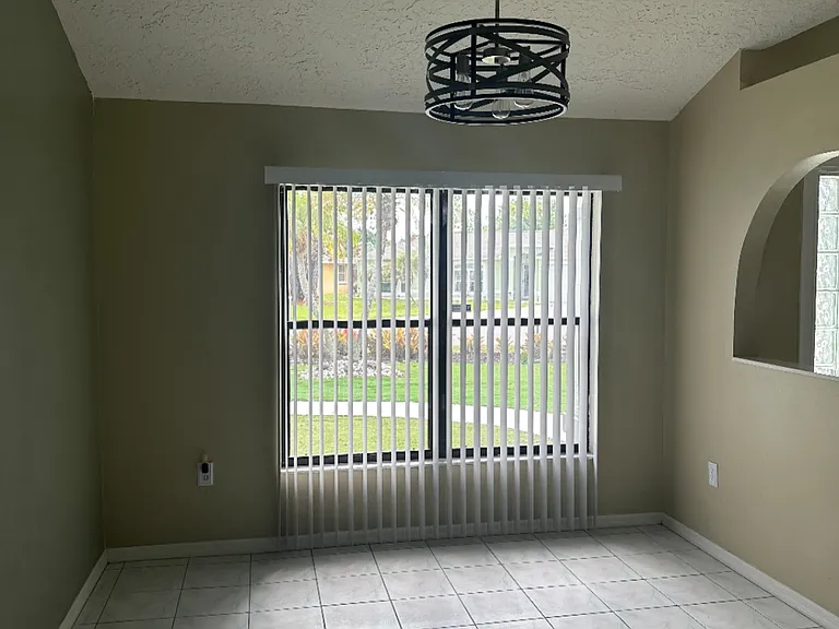 365 Island Oaks Pl — Photo 14