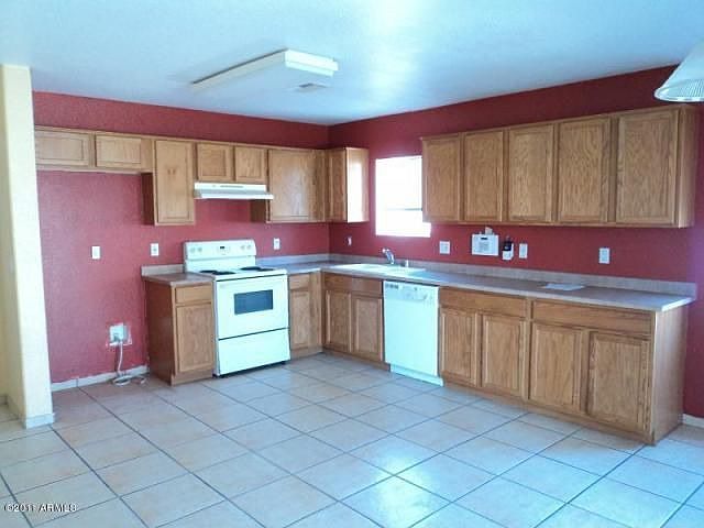 2nd image of 8414 W Watkins St
