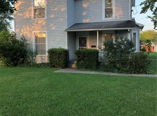 921 N Michigan Ave, Marshall, IL 62441