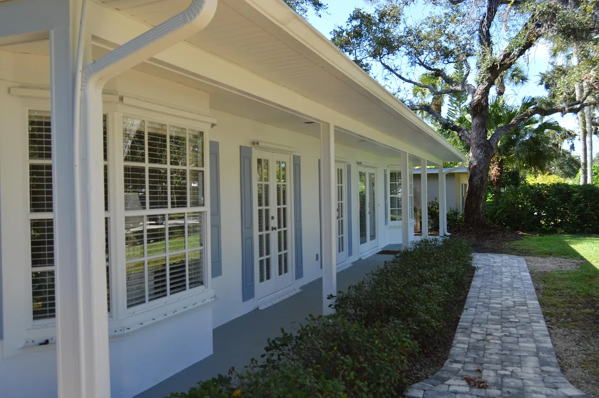 Building Photo - 746 Azalea Ln