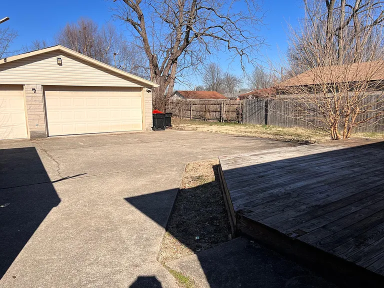 1525 Anna Ln — Photo 2
