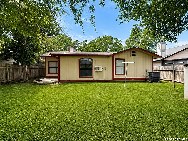 4 bed, 2.0 bath, 1857 sqft, $1,850 — Photo 4