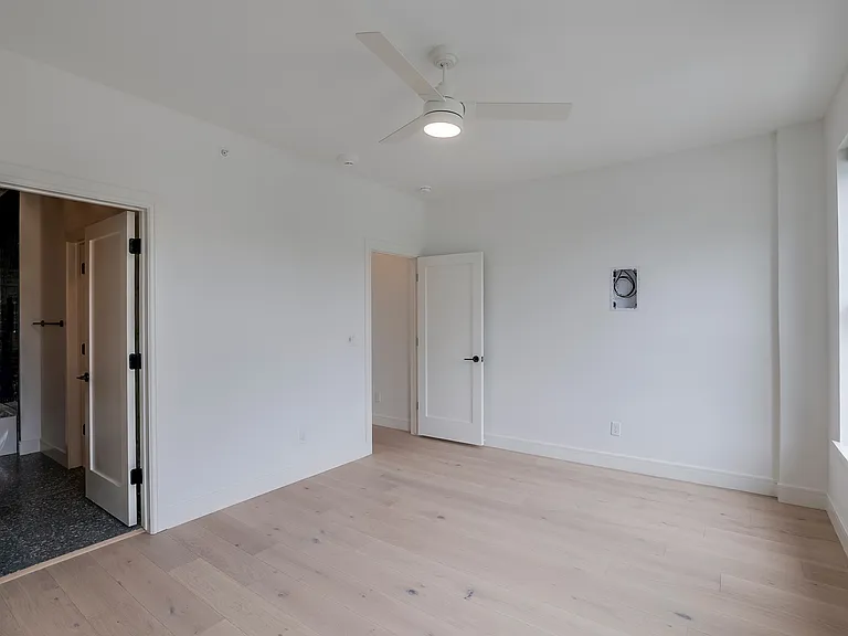 309 W Daggett Ave #205 — Photo 11