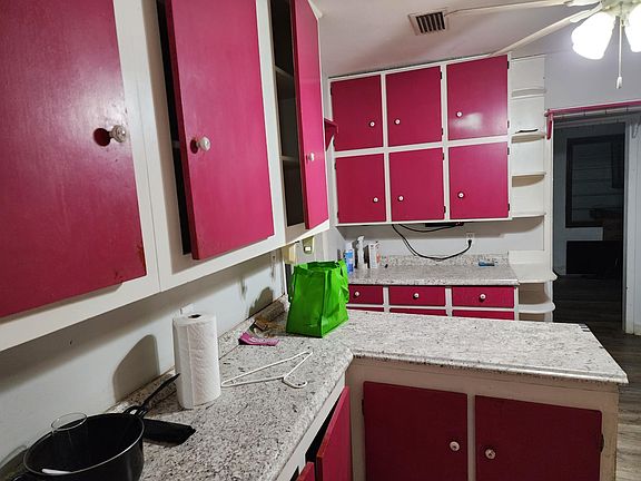 4th image of 2812 Ernest St