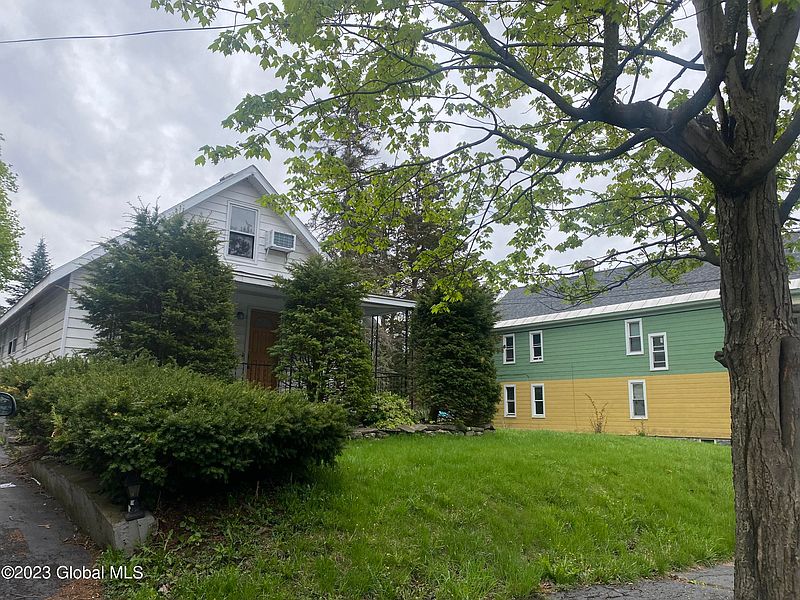 2nd image of 1676 Avenue B