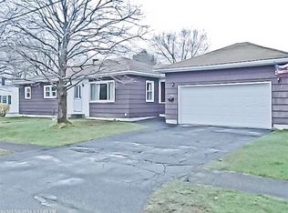 12 Glen St, Augusta, ME 04330