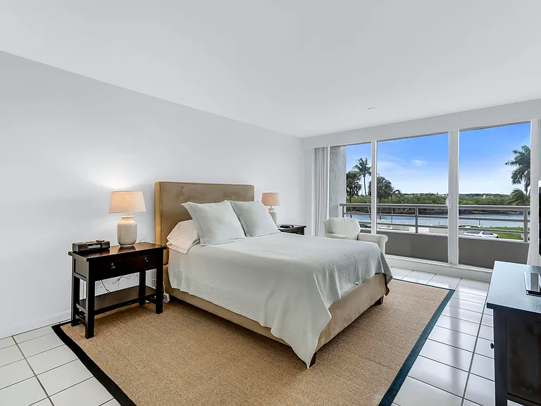 4201 N Ocean Blvd #203 — Photo 36