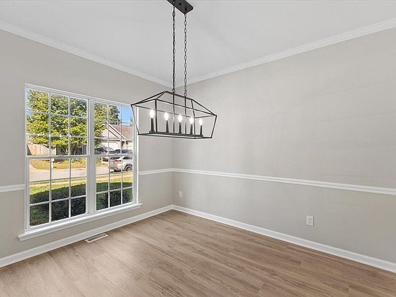 5th image of 628 Hanska Way