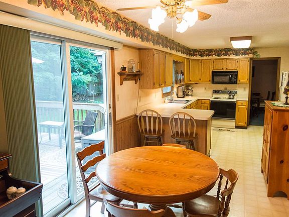 3rd image of 46 Rolling Hills Dr