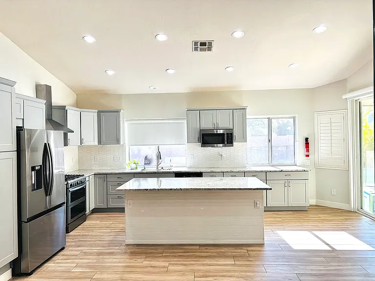 5311 E Danbury Rd — Photo 5