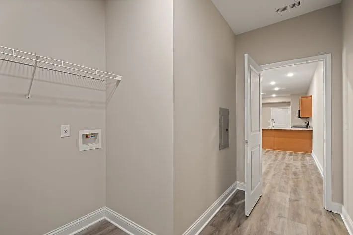 Adelyn Apartments — Photo 25