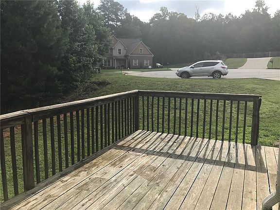 5th image of 1247 Fox Creek Dr