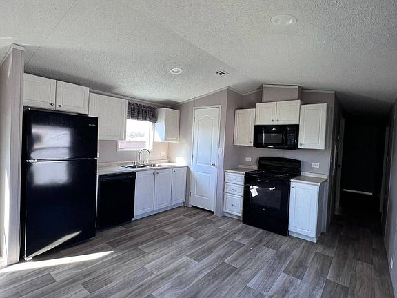 3rd image of 2815 California Ave #54