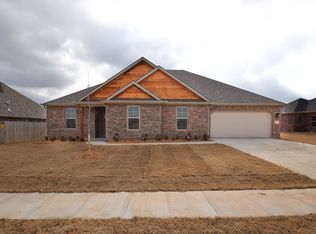 335 Correnti Ct, Springdale, AR 72762