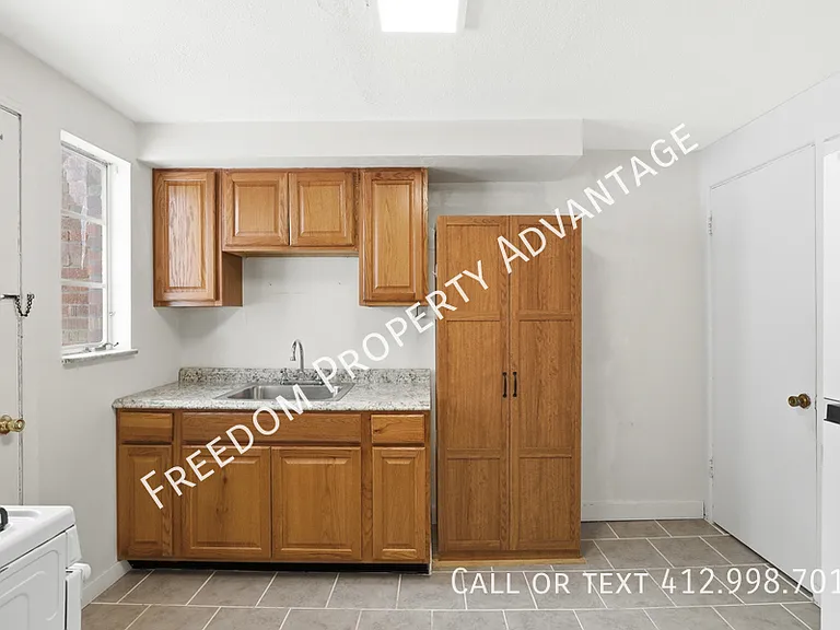3396 Columbia Dr — Photo 4