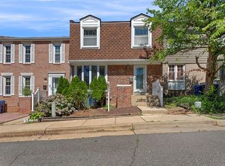 1032 N Pelham St, Alexandria, VA 22304