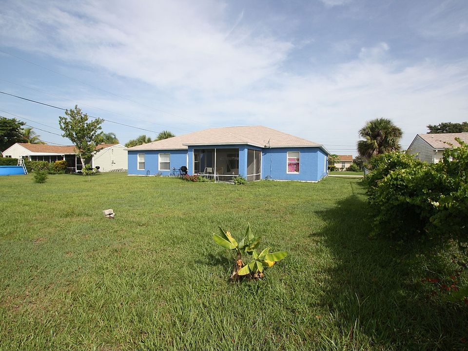 2nd image of 1826 SE Mandrake Cir