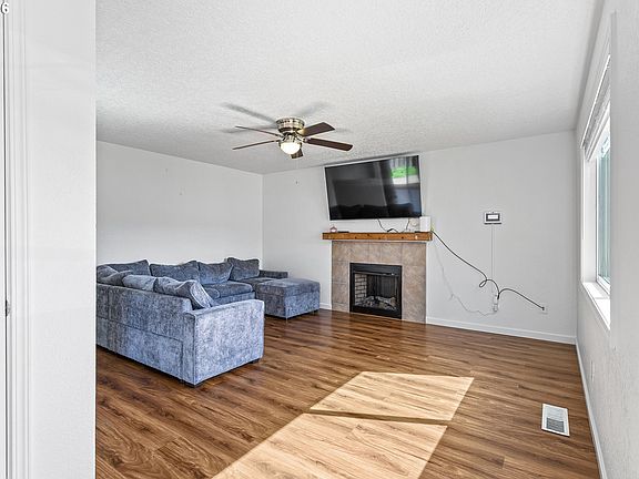 4th image of 2211 23rd Ave
