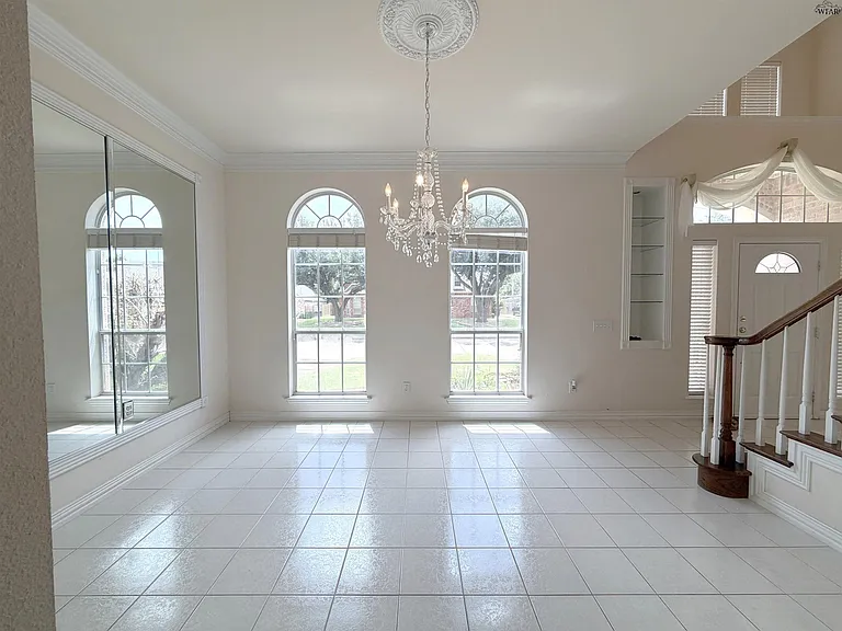 4506 Hollow Ridge Dr — Photo 3