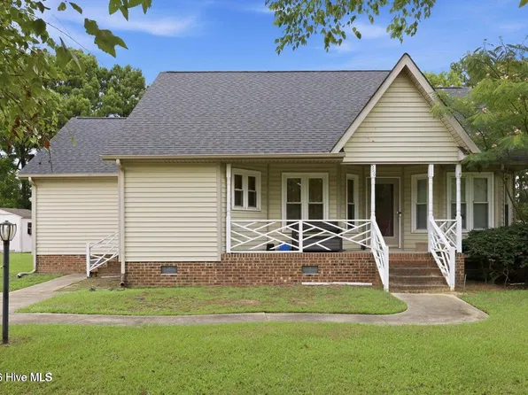 566 Ridge Dr, Winterville, NC 28590