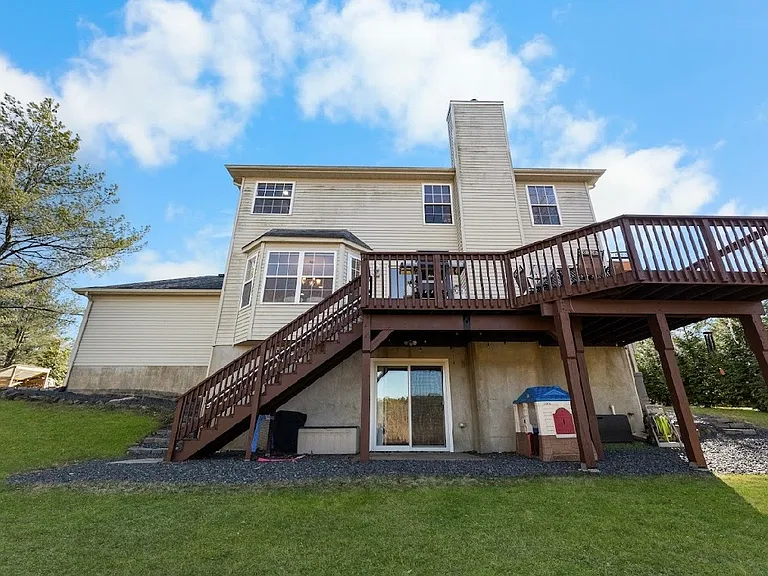 31 Cottonwood Dr — Photo 2
