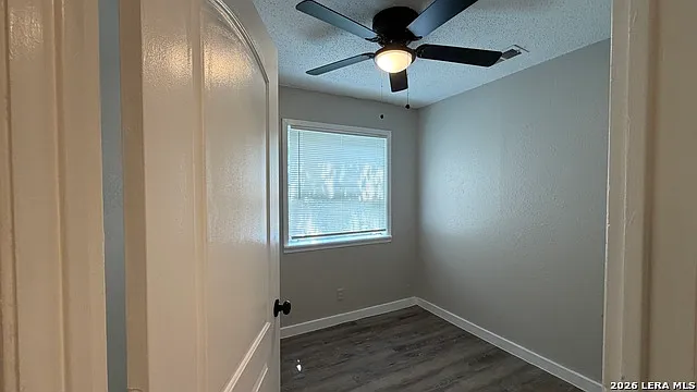 325 E French Pl — Photo 18