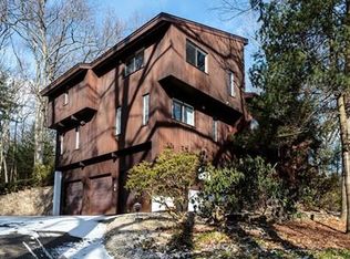 27 Wabanaki Way, Andover, MA 01810
