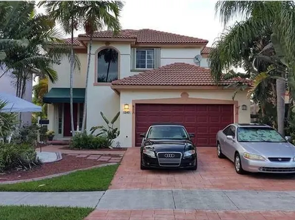 1243 Lincoln St, Hollywood, FL 33019