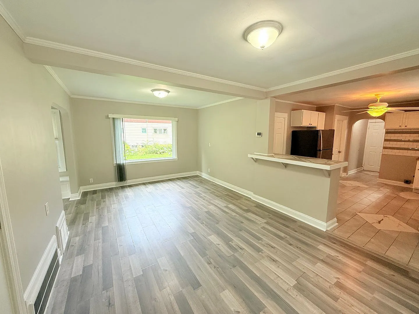 3 bed, 1.0 bath, 1224 sqft, $1,498 — Photo 3