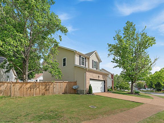 3rd image of 2104 Melody Dr