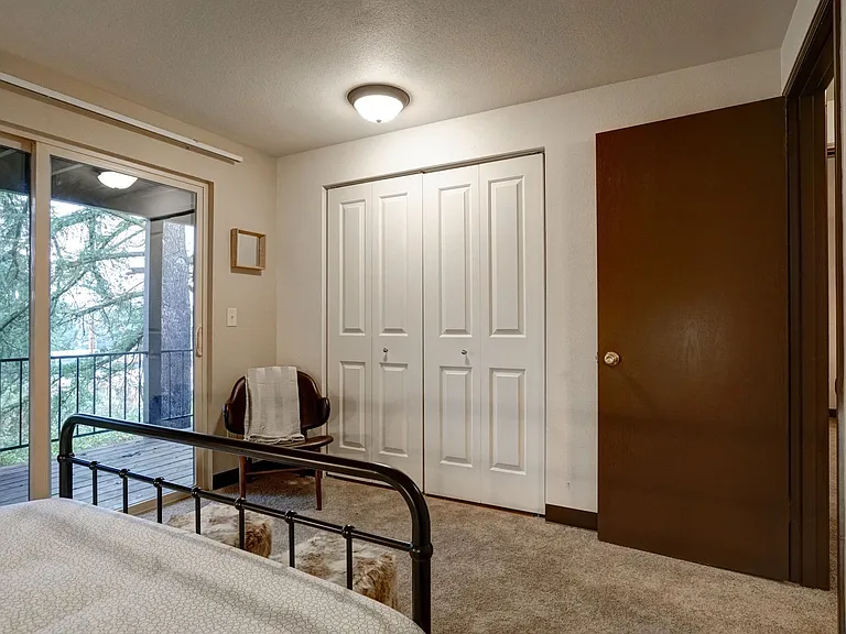 Upland Terrace — Photo 91