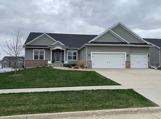 4215 Sonoma Dr, Cedar Falls, IA 50613