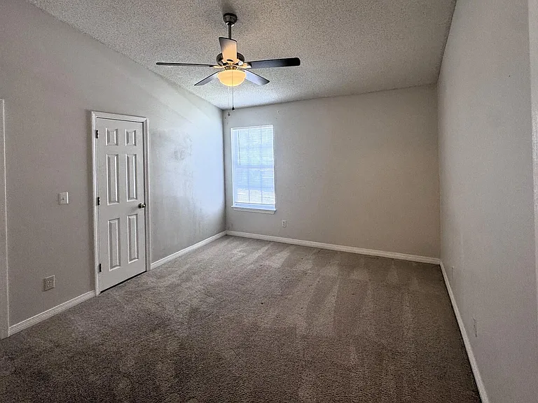 852 Dunwoody Pl — Photo 10