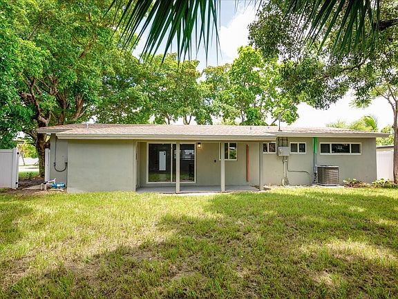 2nd image of 3740 SW 22nd Street