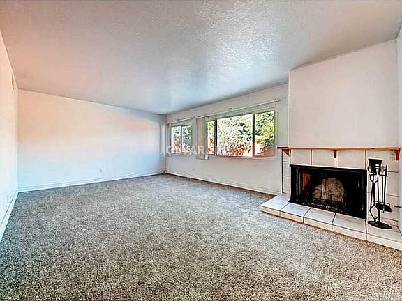 5th image of 2956 Palma Vista Ave