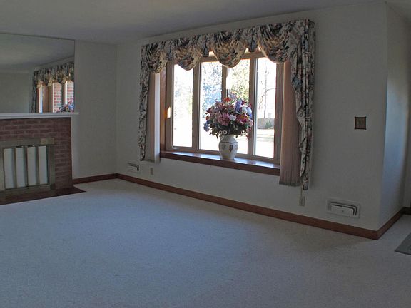 5th image of 9902 Highcrest Ave