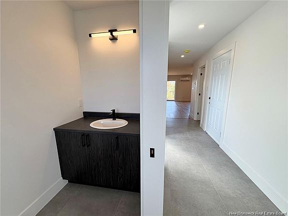 5th image of 1024 Elmwood Dr