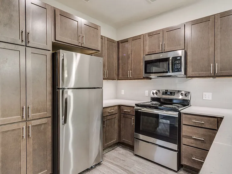 Stainless Steel Appliances (Laurel)