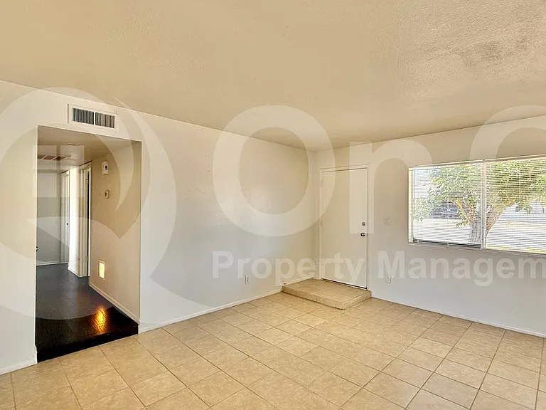 12602 N 21st Ave — Photo 9