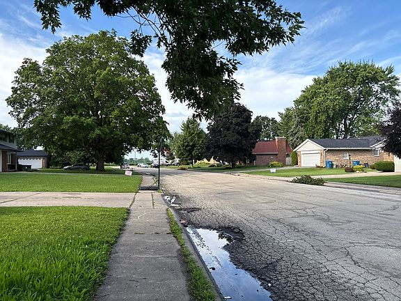 5th image of 822 S Main Ave