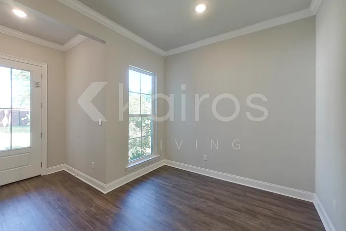 3 bed, 2.5 bath, 1827 sqft, $2,325 — Photo 3