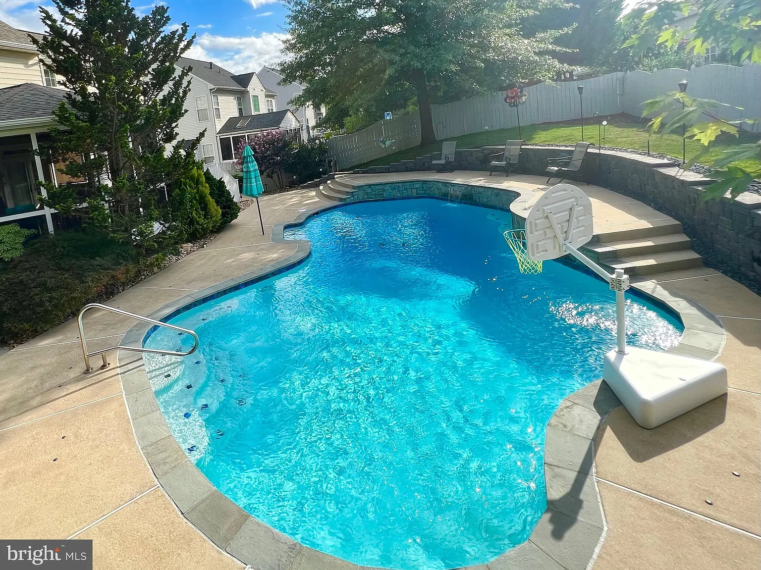 2 River Oak Dr photo 1