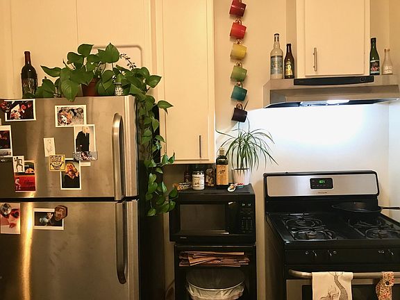 Kitchen. Updated appliances 