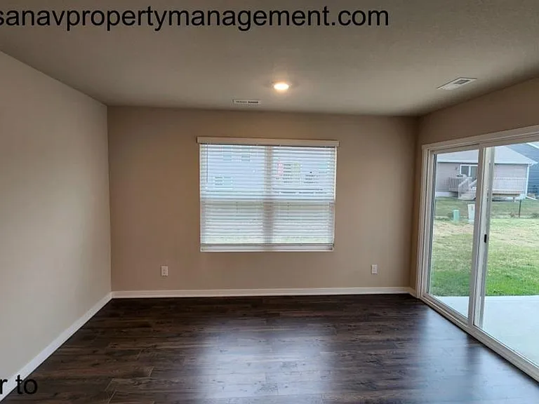 4202 NW Linwood Dr — Photo 7