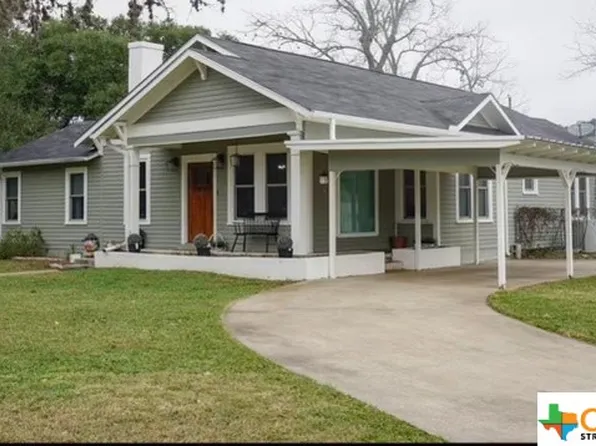 312 E 1st St, Cuero, TX 77954