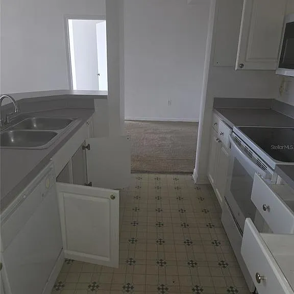 5566 Metrowest Blvd #2-205 — Photo 12
