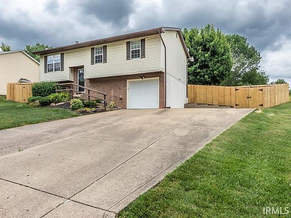 2nd image of 4977 Providence Dr