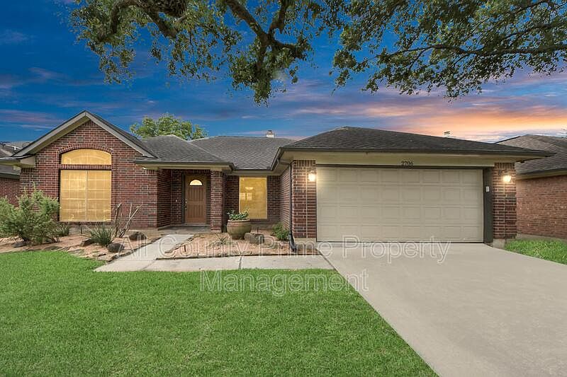 1st image of 2706 Plantation Dr
