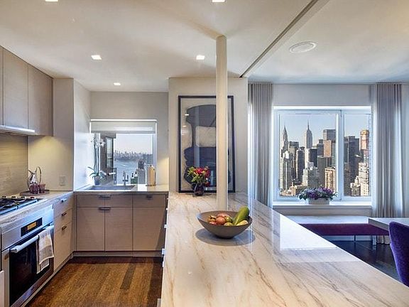 4th image of 425 E 58th St APT 45A